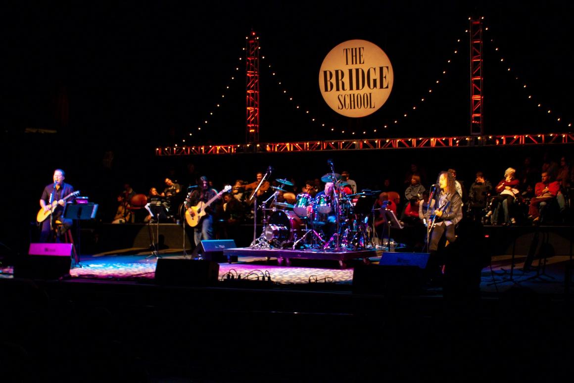 Photo gallery from the gig in Mountain View, CA shot on October 28, 2007