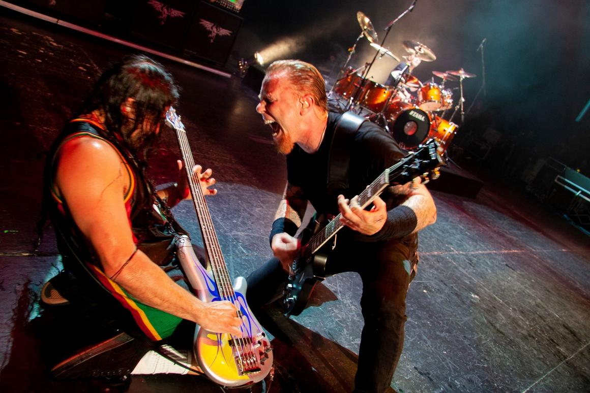Photo gallery from the gig in Los Angeles, CA shot on May 14, 2008