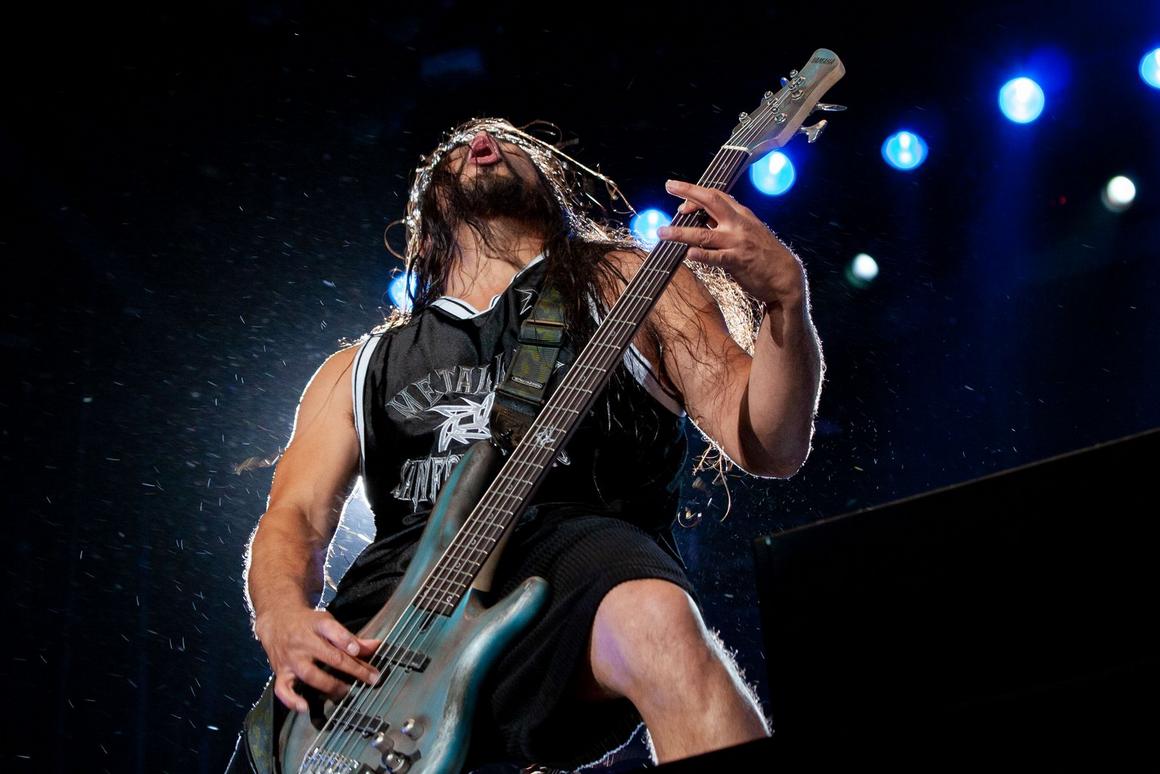 Photo gallery from the gig in Chorz&oacute;w, Poland shot on May 28, 2008