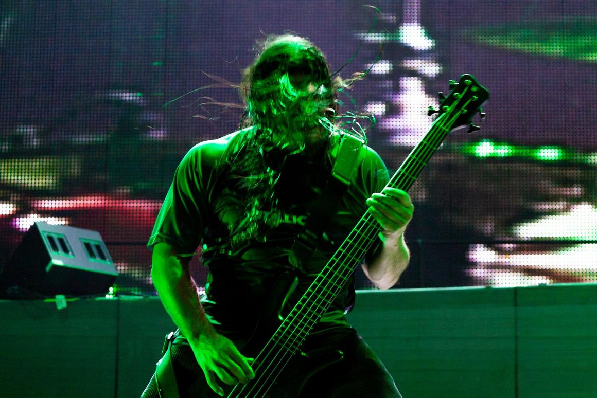 Photo gallery from the gig in Bologna, Italy shot on July 22, 2008