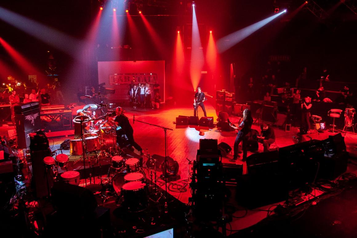Photo gallery from the gig in Saint-Denis, France shot on September 10, 2008