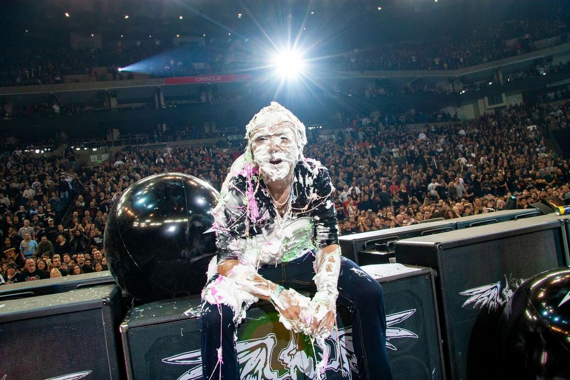 Photo gallery from the gig in Oakland, CA shot on December 20, 2008