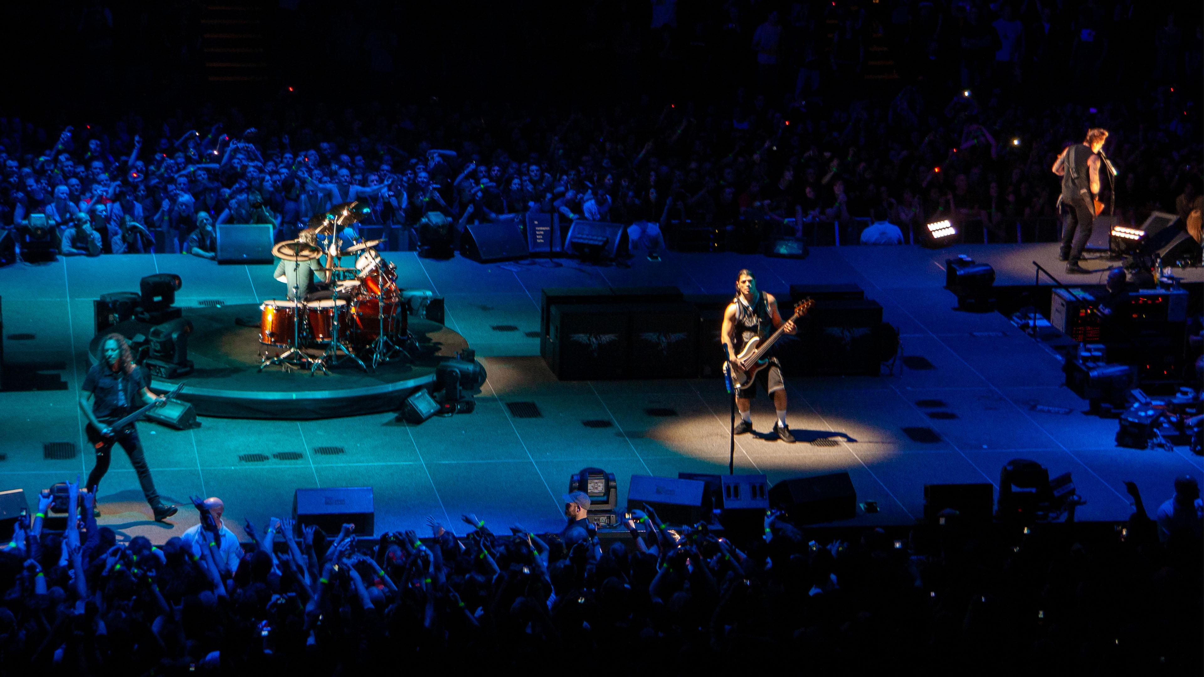 Metallica at The O2 Arena in London, England on March 2, 2009 ...