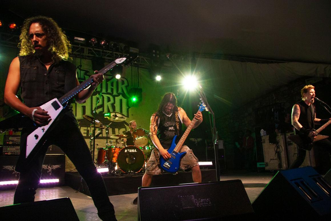 Photo gallery from the gig in Austin, TX shot on March 20, 2009