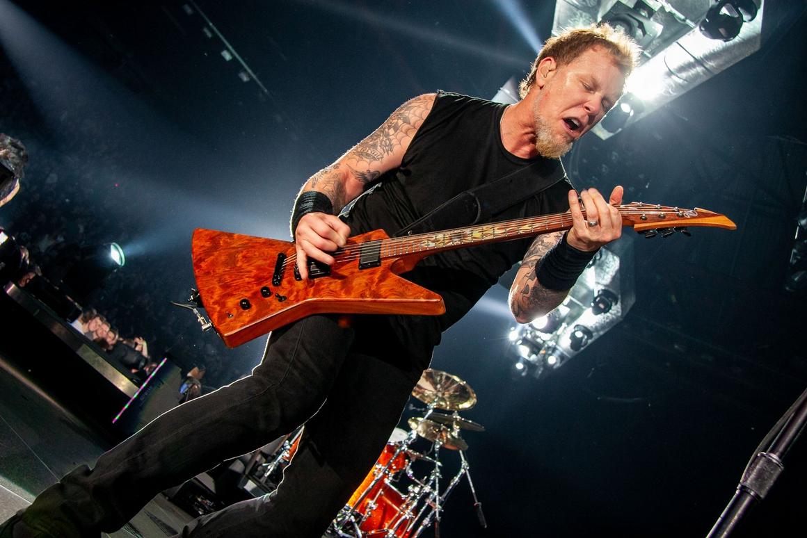 Photo gallery from the gig in Birmingham, England shot on March 25, 2009