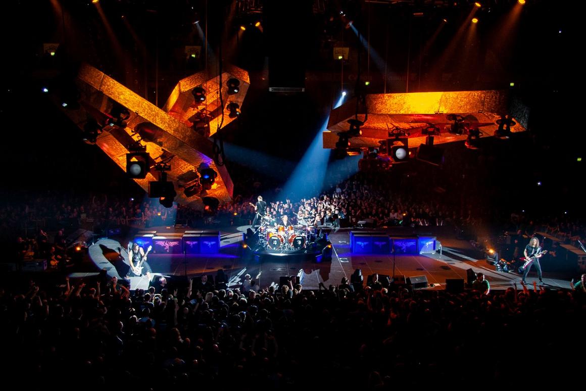 Photo gallery from the gig in Oberhausen, Germany shot on May 16, 2009