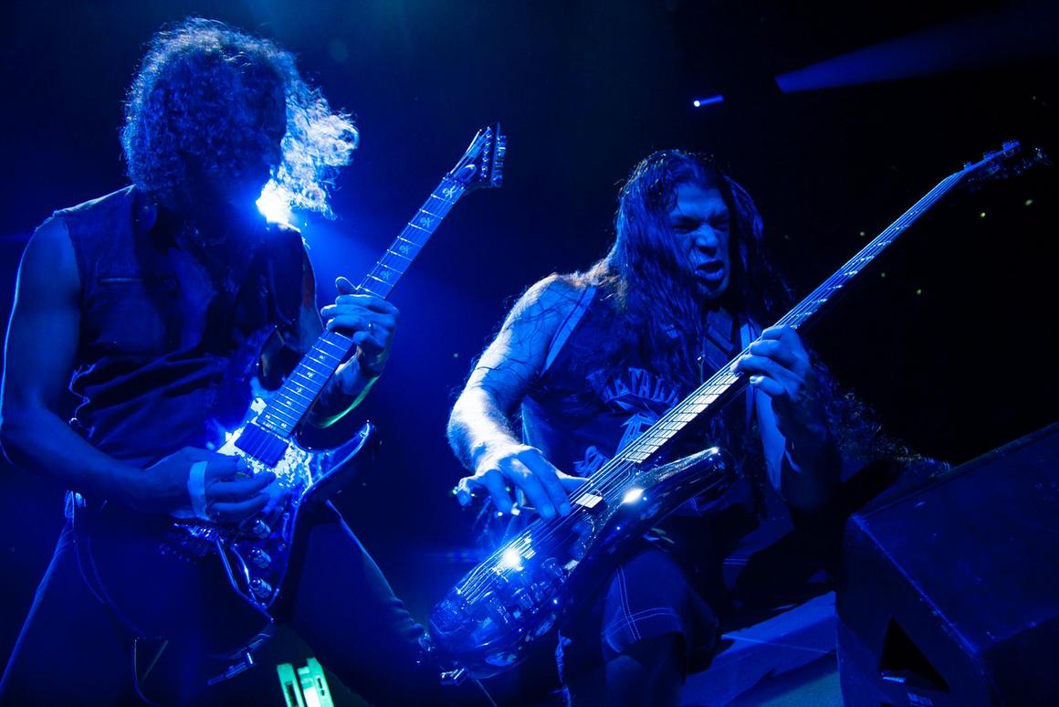 Photo gallery from the gig in Cologne, Germany shot on May 17, 2009