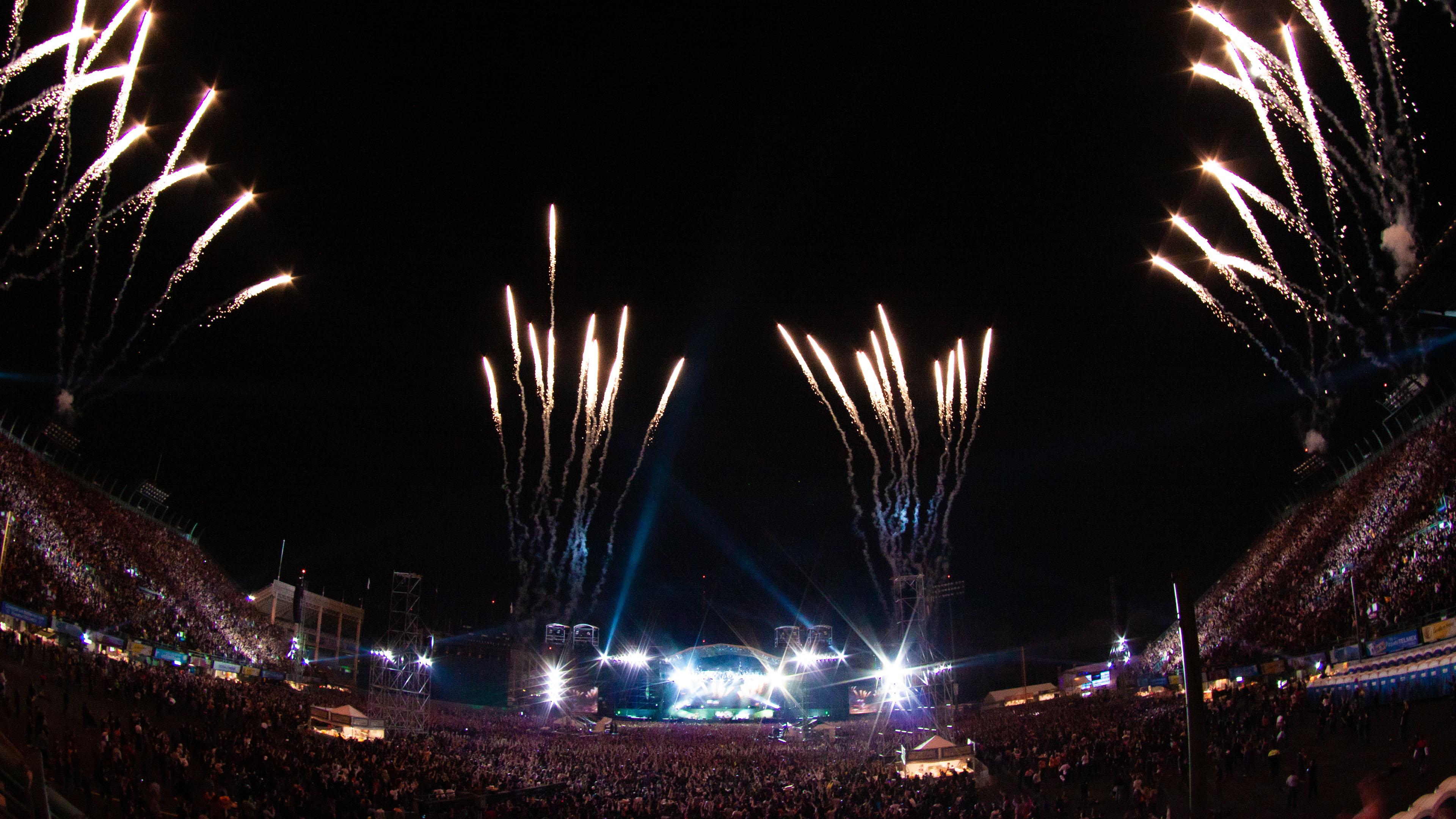 Metallica at Foro Sol in Mexico City, Mexico on June 6, 2009 ...