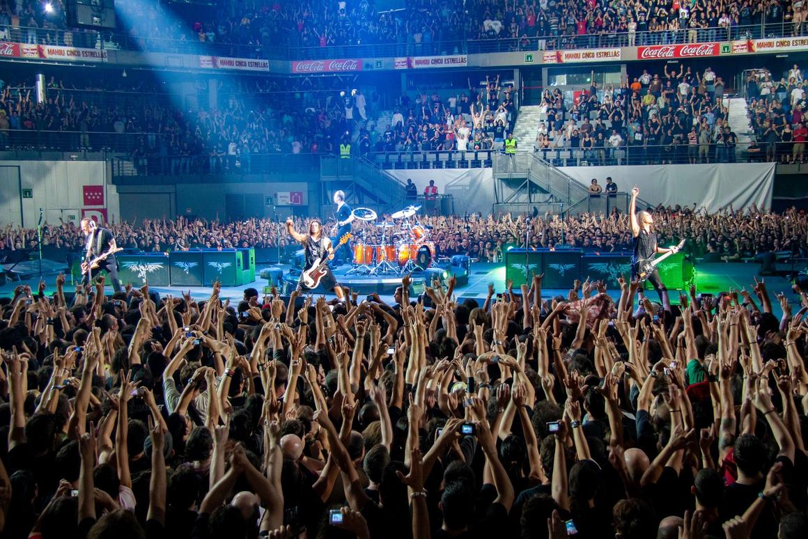 Photo gallery from the gig in Madrid, Spain shot on July 13, 2009