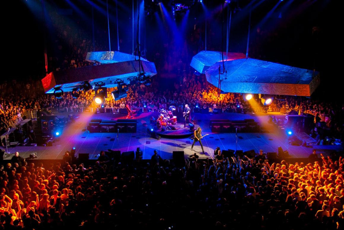 Photo gallery from the gig in Montreal, QC, Canada shot on September 19, 2009