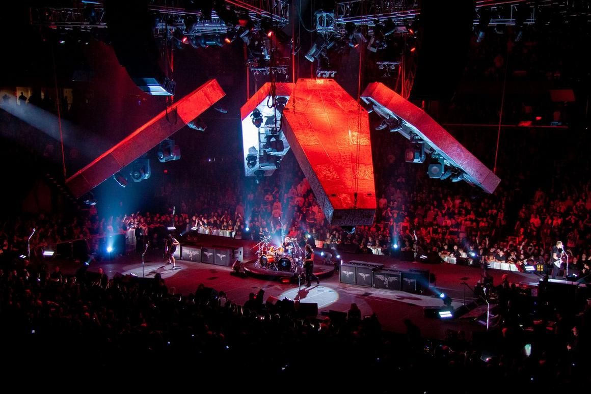 Photo gallery from the gig in Charlottesville, VA shot on October 17, 2009