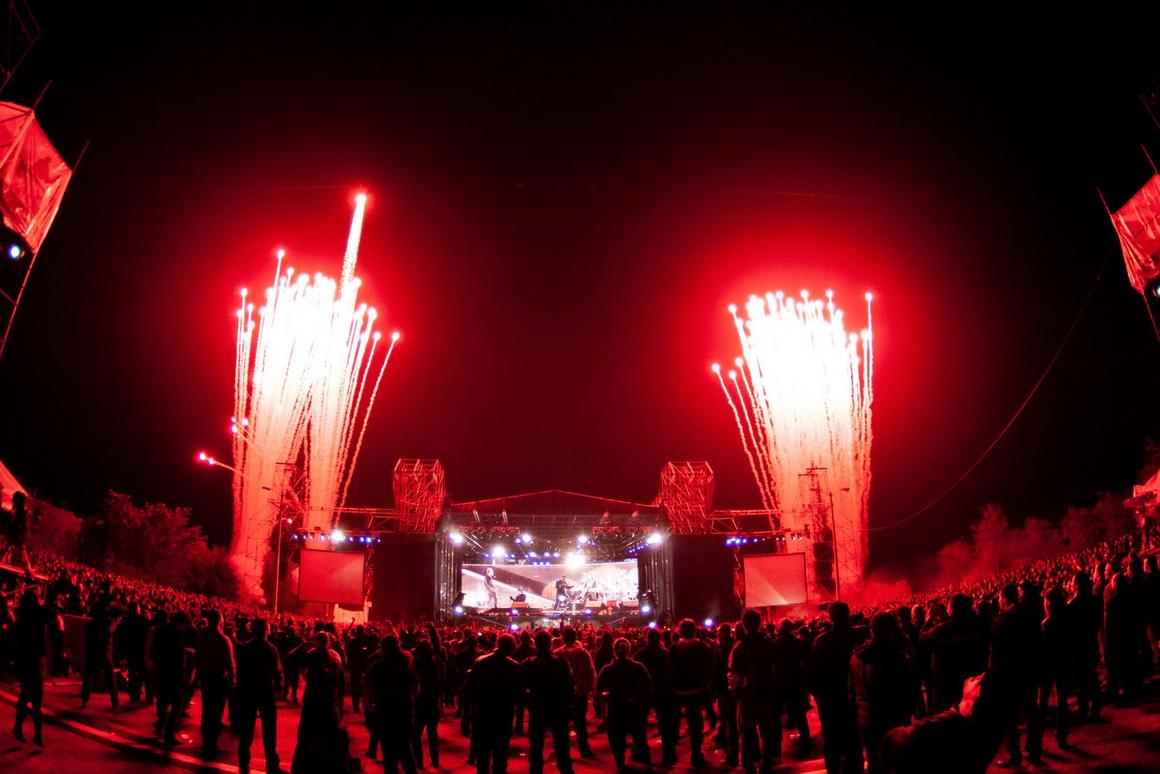 Photo gallery from the gig in Bogotá, Colombia shot on March 10, 2010