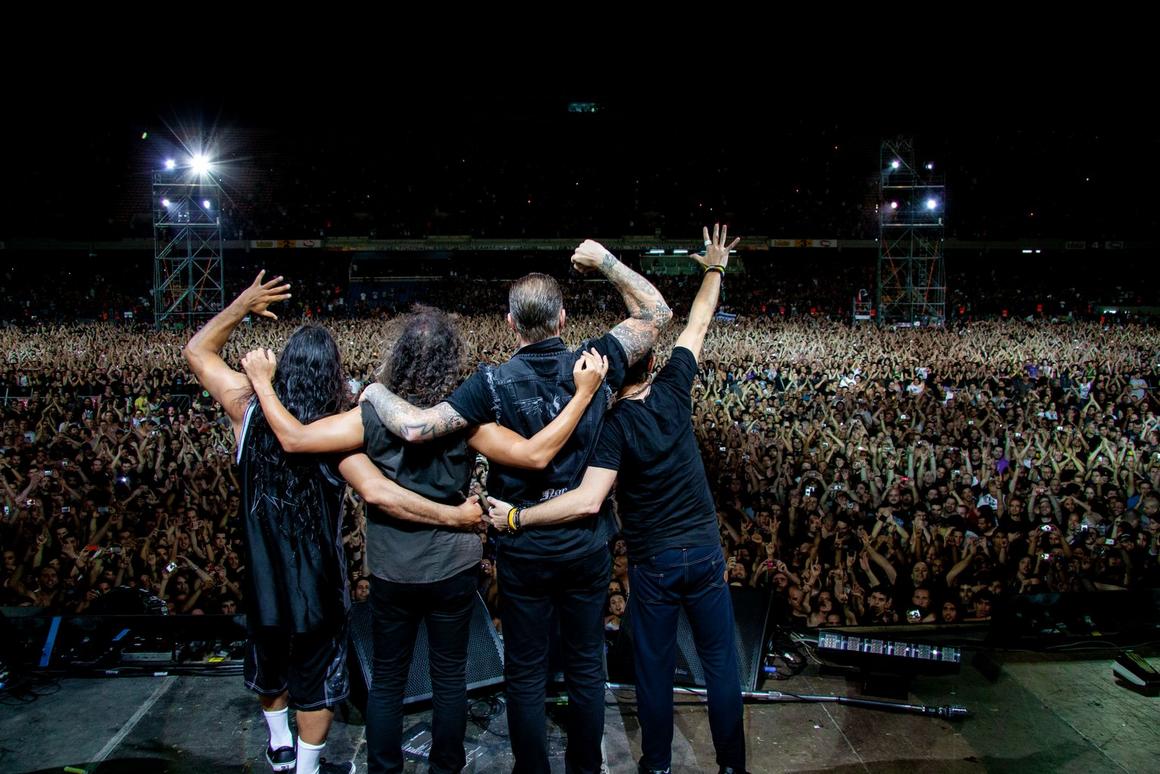 Photo gallery from the gig in Tel Aviv, Israel shot on May 22, 2010