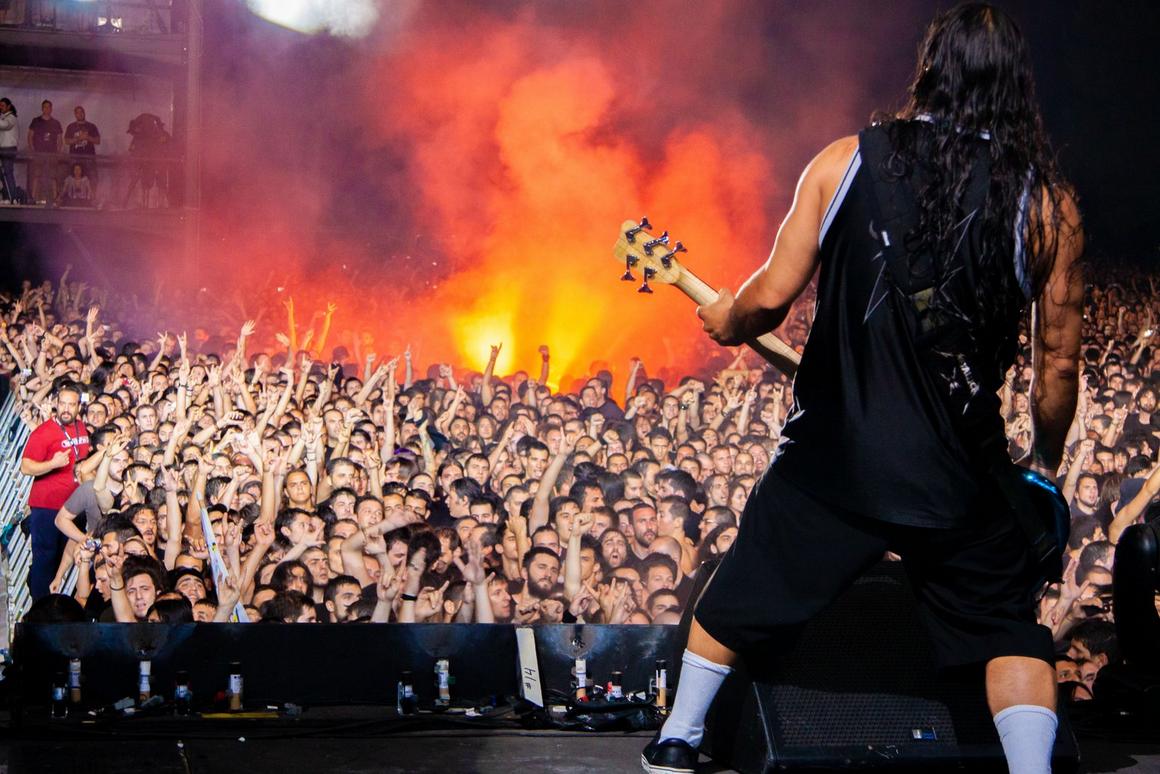 Photo gallery from the gig in Athens, Greece shot on June 24, 2010