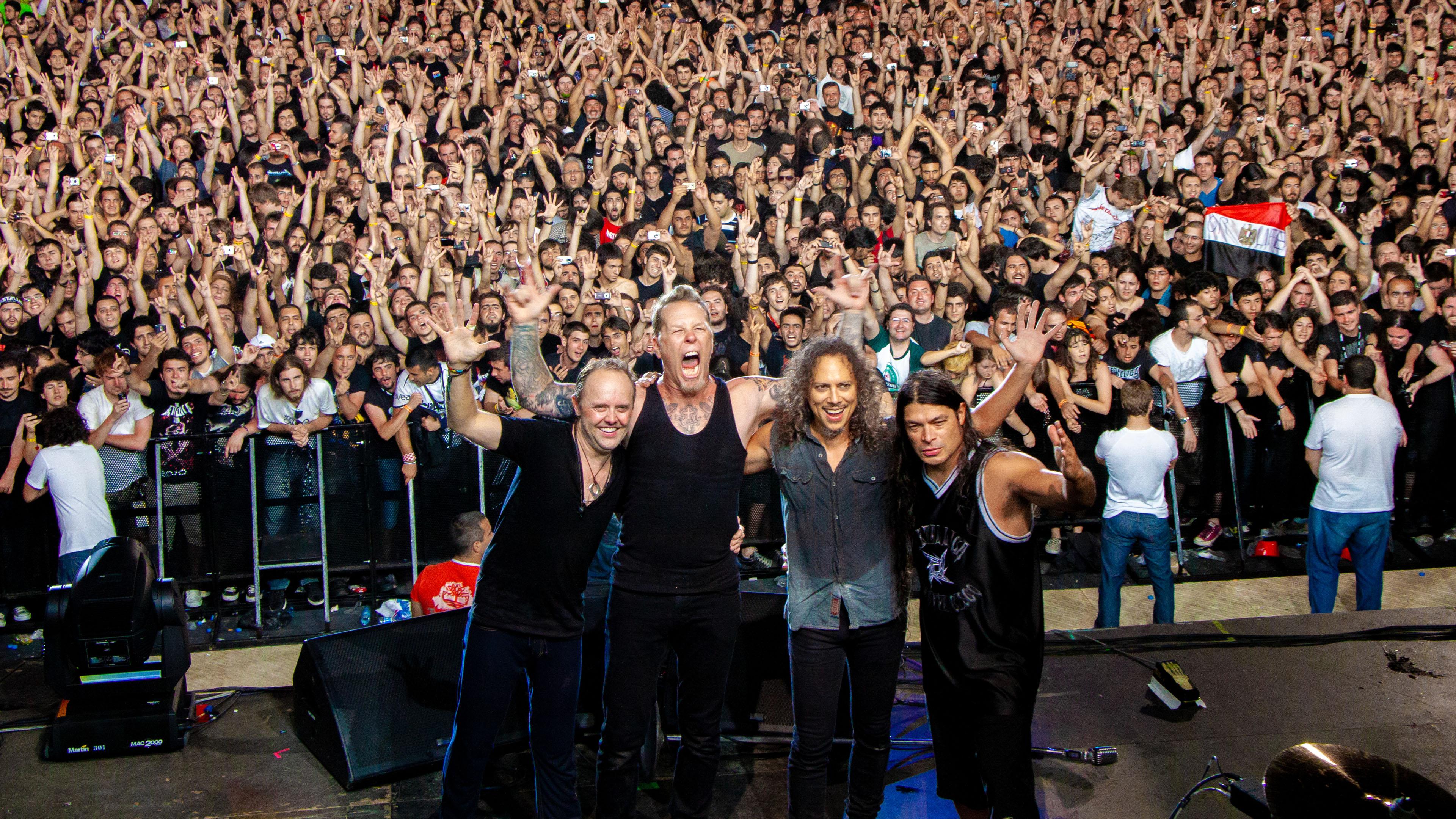 Metallica at Sonisphere at Inönü Stadyumu in Istanbul, Turkey on June ...