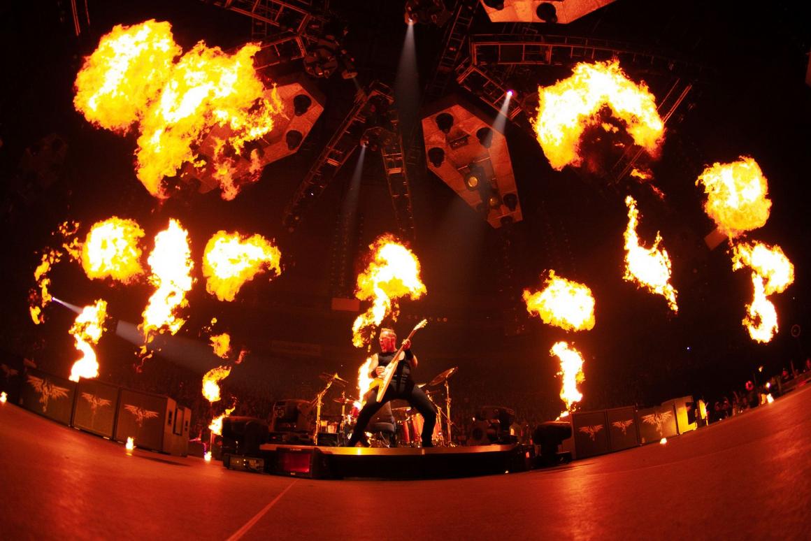 Photo gallery from the gig in Melbourne, Australia shot on September 15, 2010