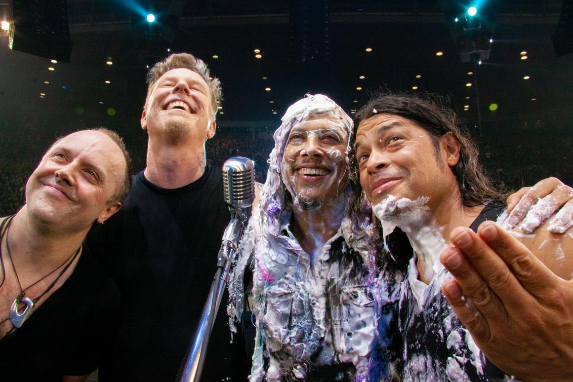 Photo gallery from the gig in Melbourne, Australia shot on November 18, 2010
