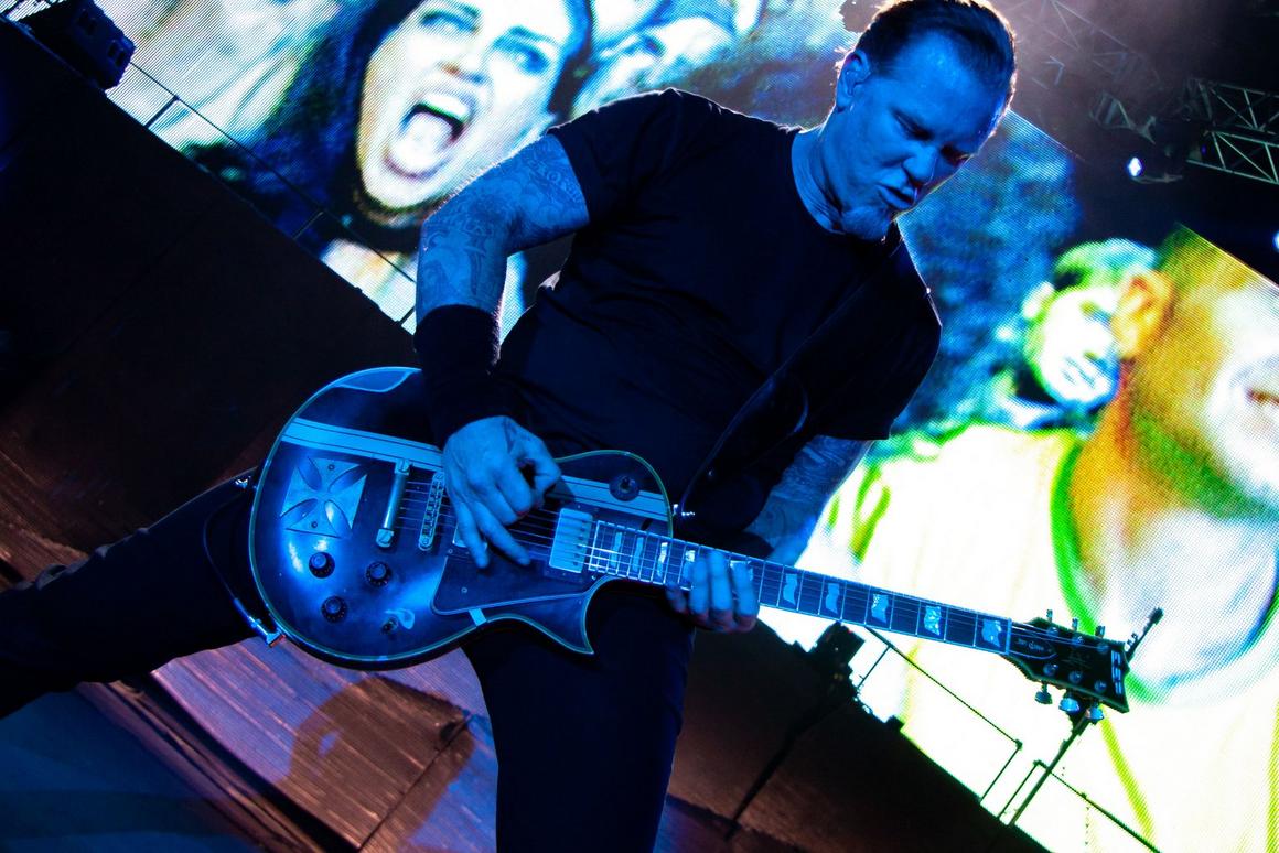 Photo gallery from the gig in Milan, Italy shot on July 6, 2011