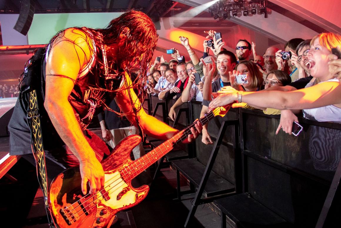 Photo gallery from the gig in San Francisco, CA shot on August 31, 2011