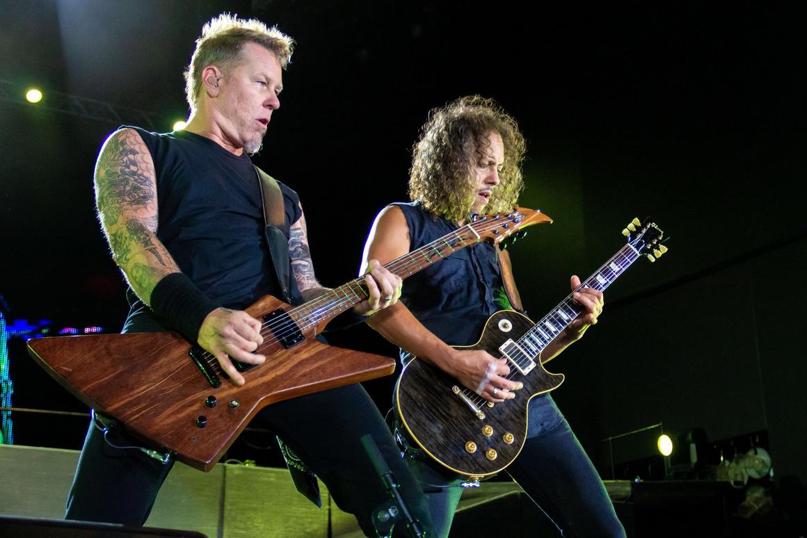 Photo gallery from the gig in Rio de Janeiro, Brazil shot on September 25, 2011