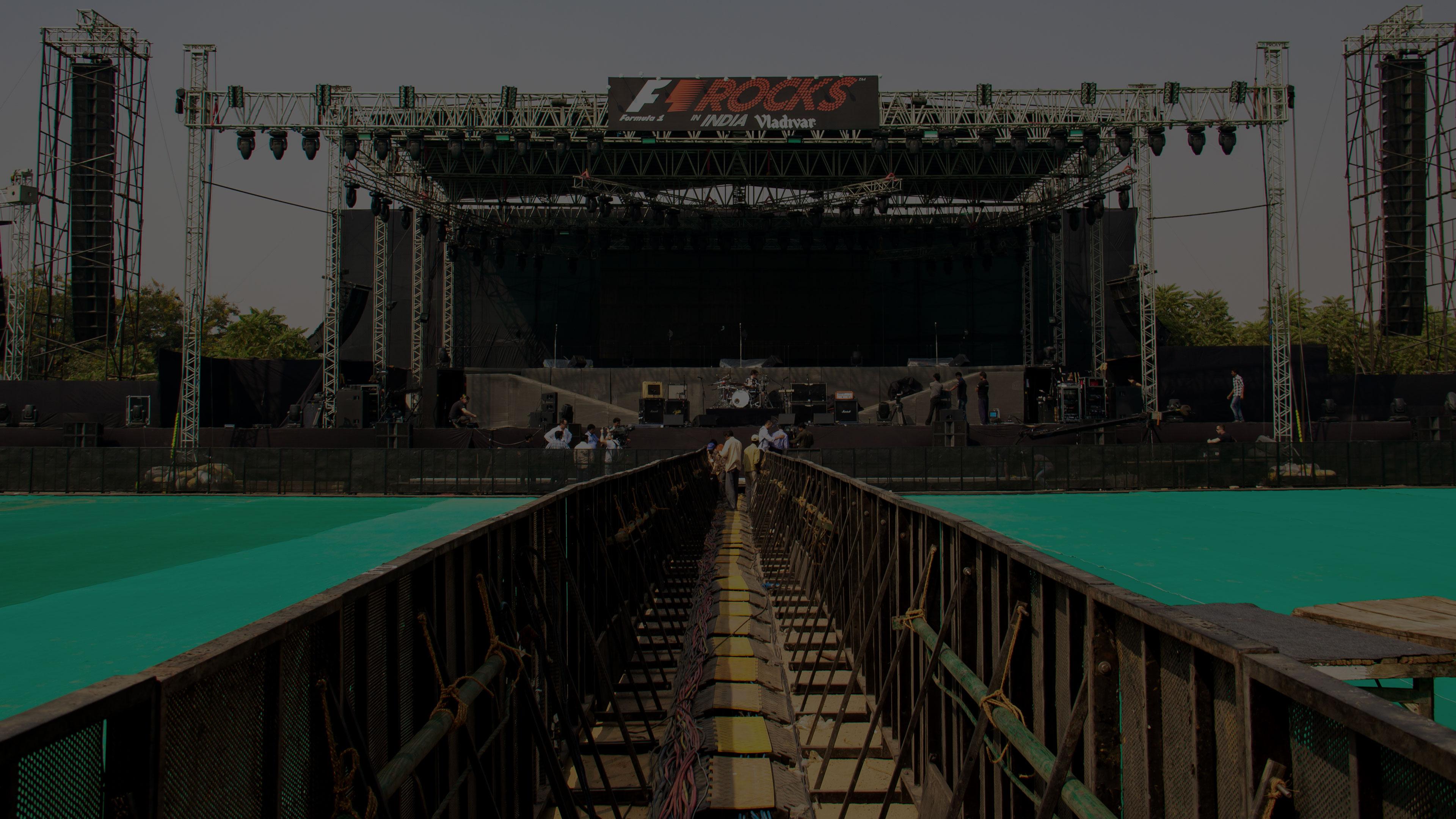 Metallica at Rock ’N India at Palace Grounds in Bangalore, India on October 30, 2011