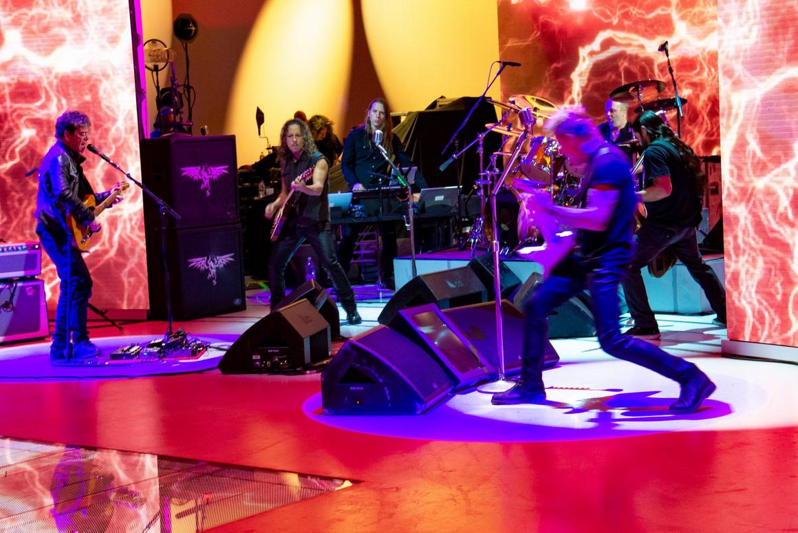 Photo gallery from the gig in Milan, Italy shot on November 13, 2011