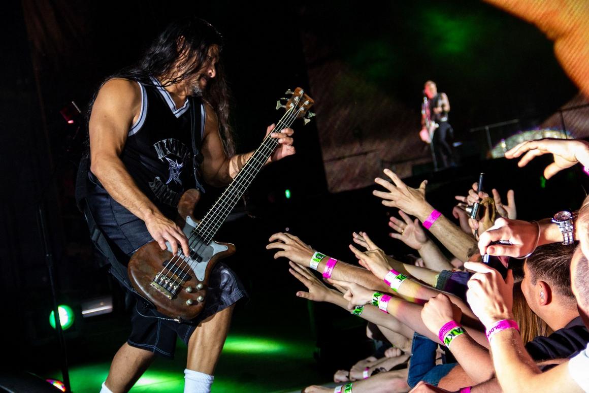 Photo gallery from the gig in Warsaw, Poland shot on May 10, 2012