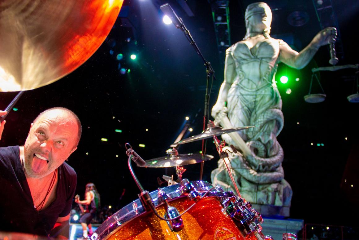 Photo gallery from the gig in Mexico City, Mexico shot on August 6, 2012