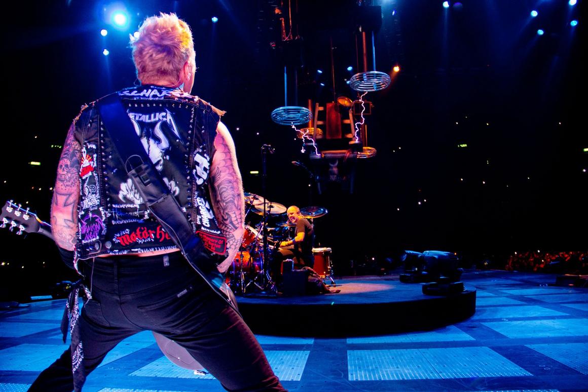 Photo gallery from the gig in Mexico City, Mexico shot on August 7, 2012