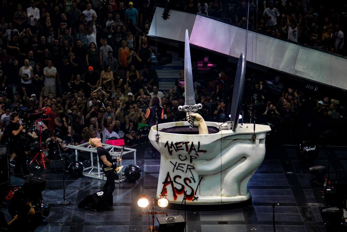 Photo gallery from the gig in Edmonton, AB, Canada shot on August 18, 2012