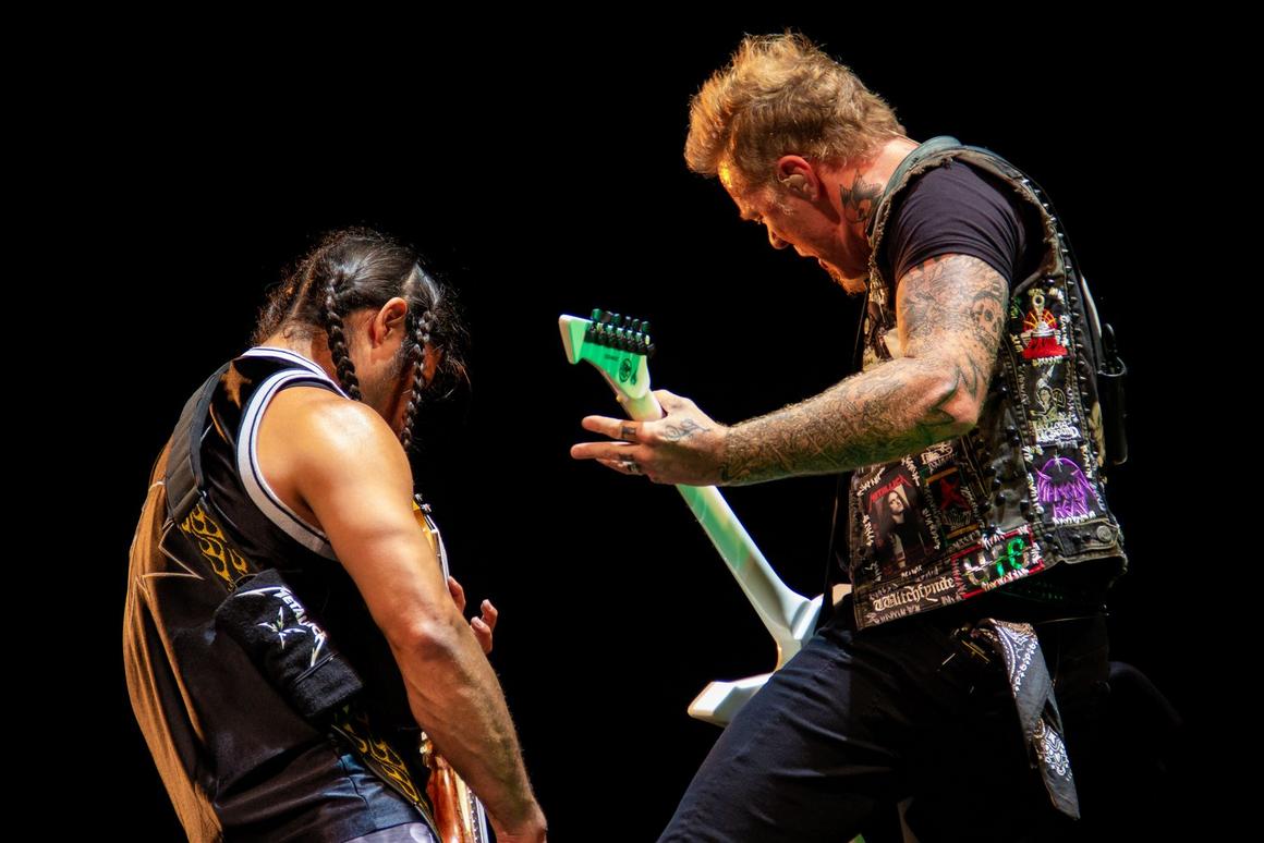 Photo gallery from the gig in Perth, Australia shot on March 4, 2013