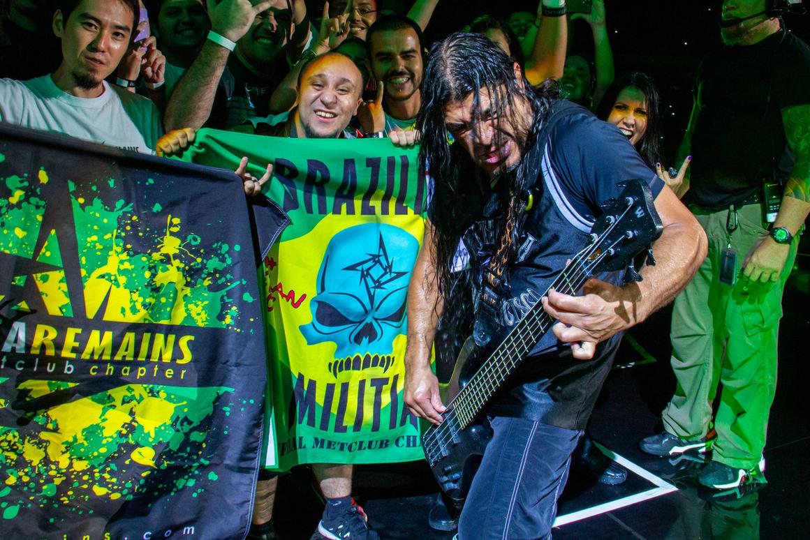 Photo gallery from the gig in São Paulo, Brazil shot on March 22, 2014