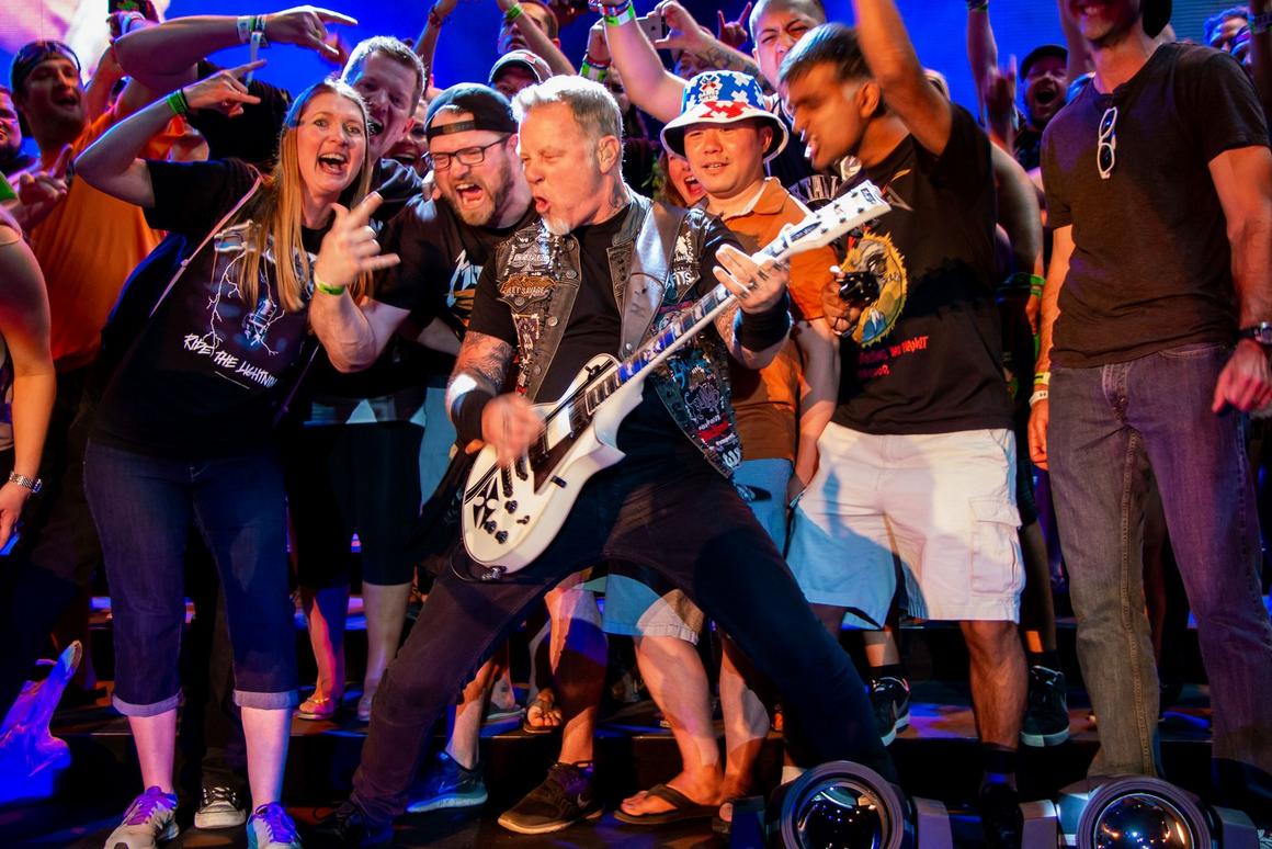 Photo gallery from the gig in Austin, TX shot on June 6, 2015