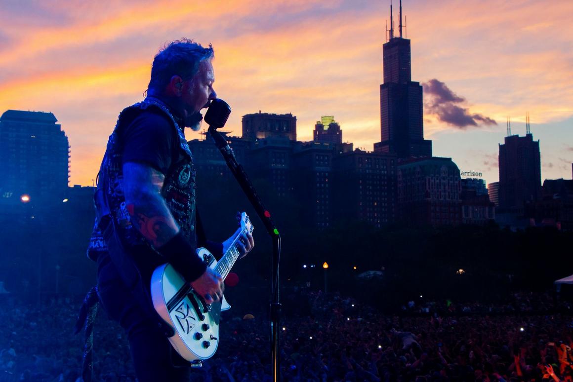 Photo gallery from the gig in Chicago, IL shot on August 1, 2015