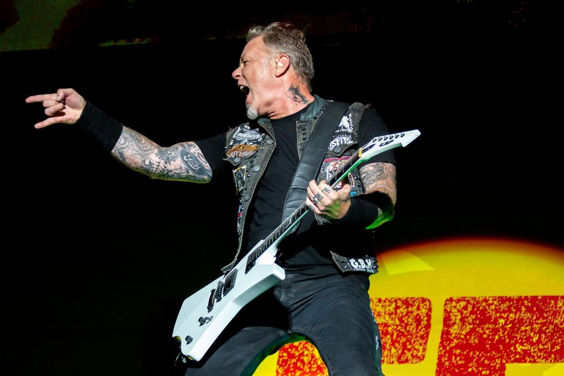 Photo gallery from the gig in Leeds, England shot on August 30, 2015