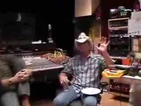 Watch the “Jump in the Studio: Welcome to HQ (August 1, 2002)” Video