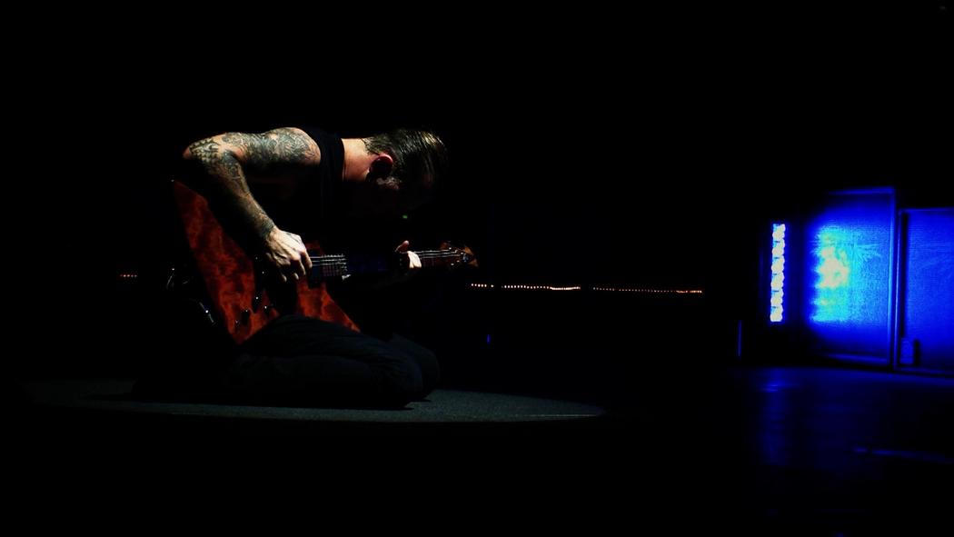 Watch the “Enter Sandman (Copenhagen, Denmark - July 27, 2009) [Fan Can VI]” Video