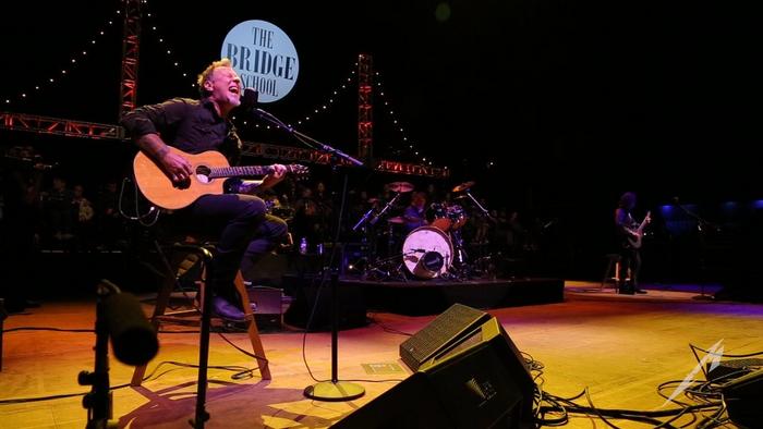 Watch the “Enter Sandman (Bridge School Benefit, Mountain View, CA - October 22, 2016)” Video