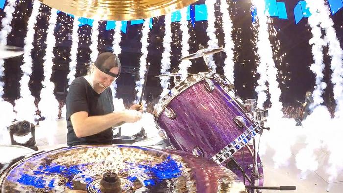 Watch the “Enter Sandman (Lyon, France - September 12, 2017)” Video