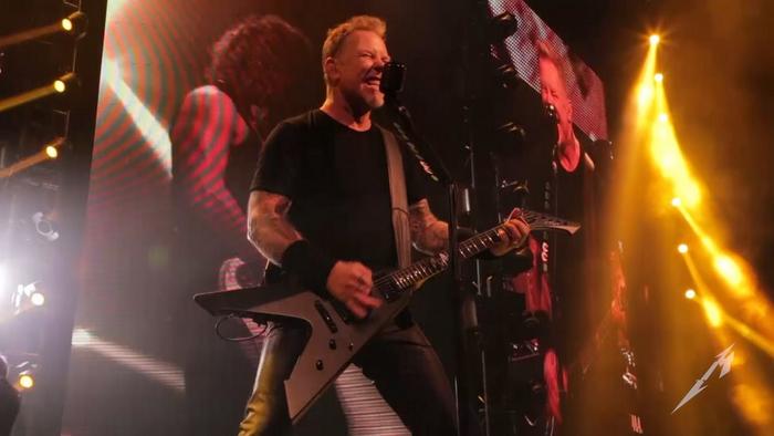 Watch the “Battery (Hong Kong - January 20, 2017)” Video