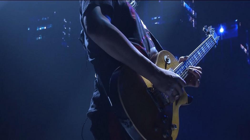 Watch the “Fade to Black (Bologna, Italy - February 12, 2018)” Video