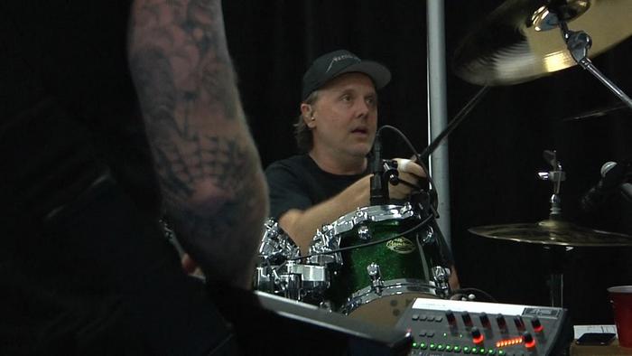 Watch the “Tuning Room (Paris, France - May 12, 2019)” Video