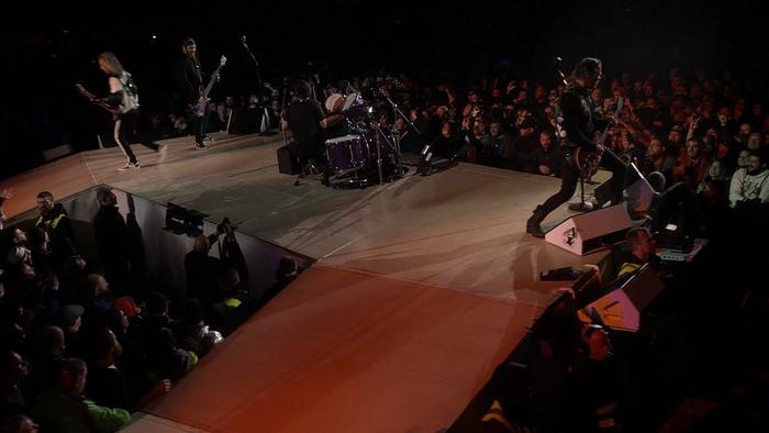 Watch the “Seek & Destroy (Slane Castle - Meath, Ireland - June 8, 2019)” Video