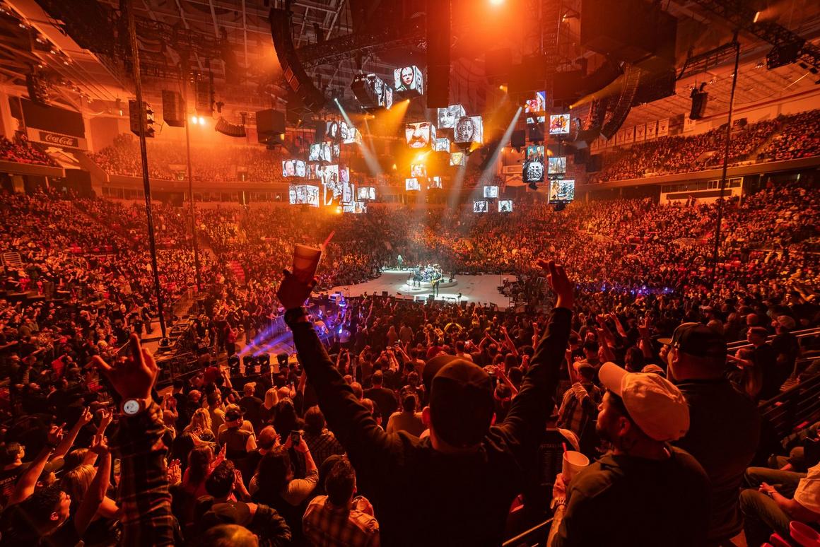 Photo gallery from the gig in Lubbock, TX shot on March 2, 2019