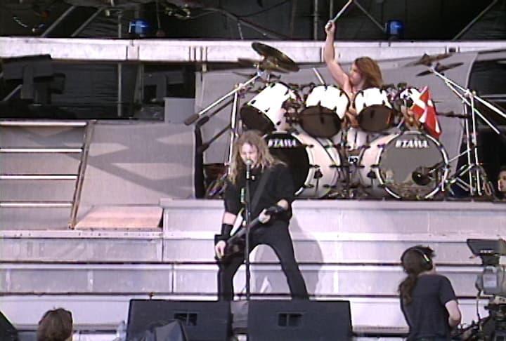 Watch the “Harvester of Sorrow (Donington, England - August 17, 1991)” Video