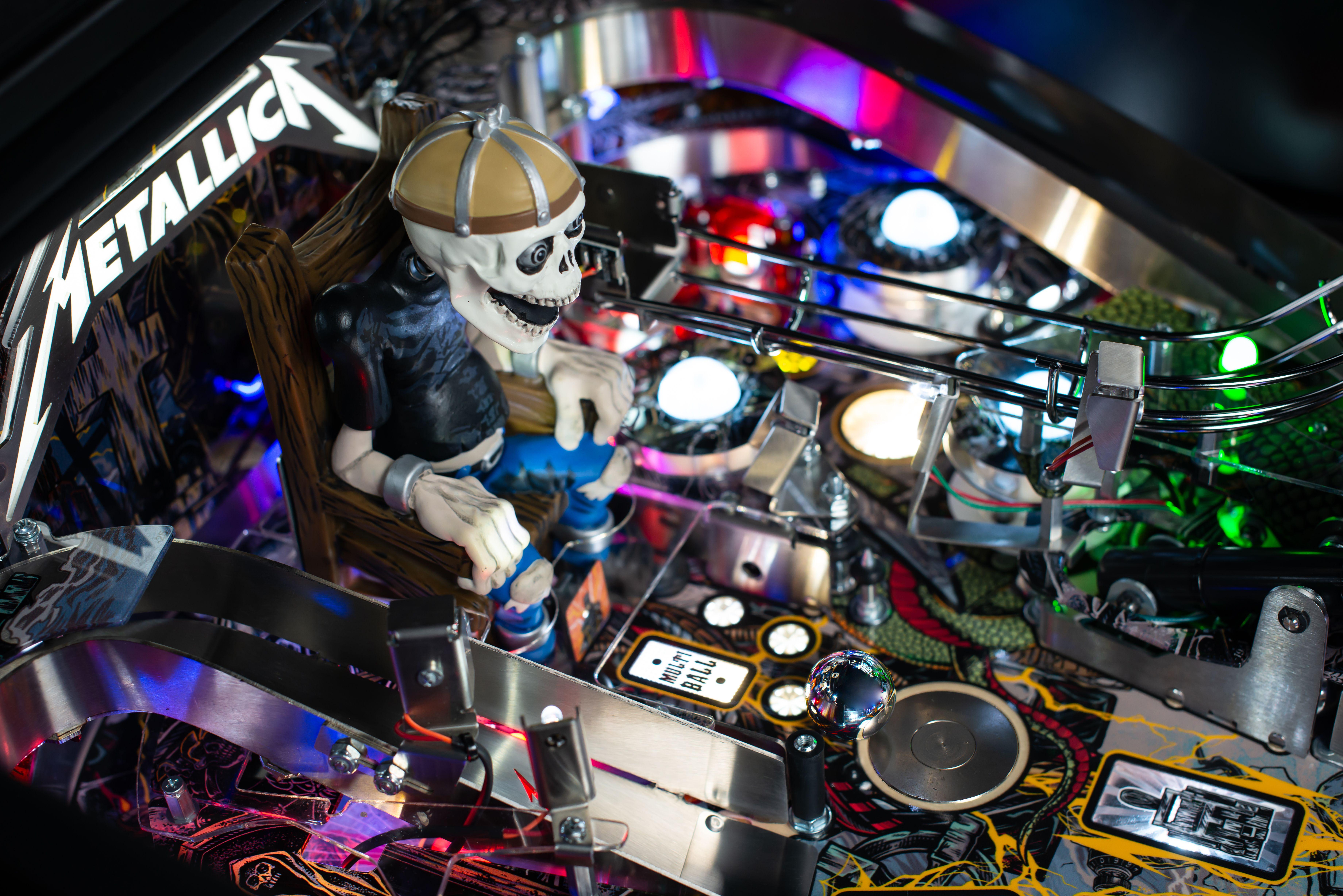 Stern Pinball x Metallica Remastered - 2024 Premium Model