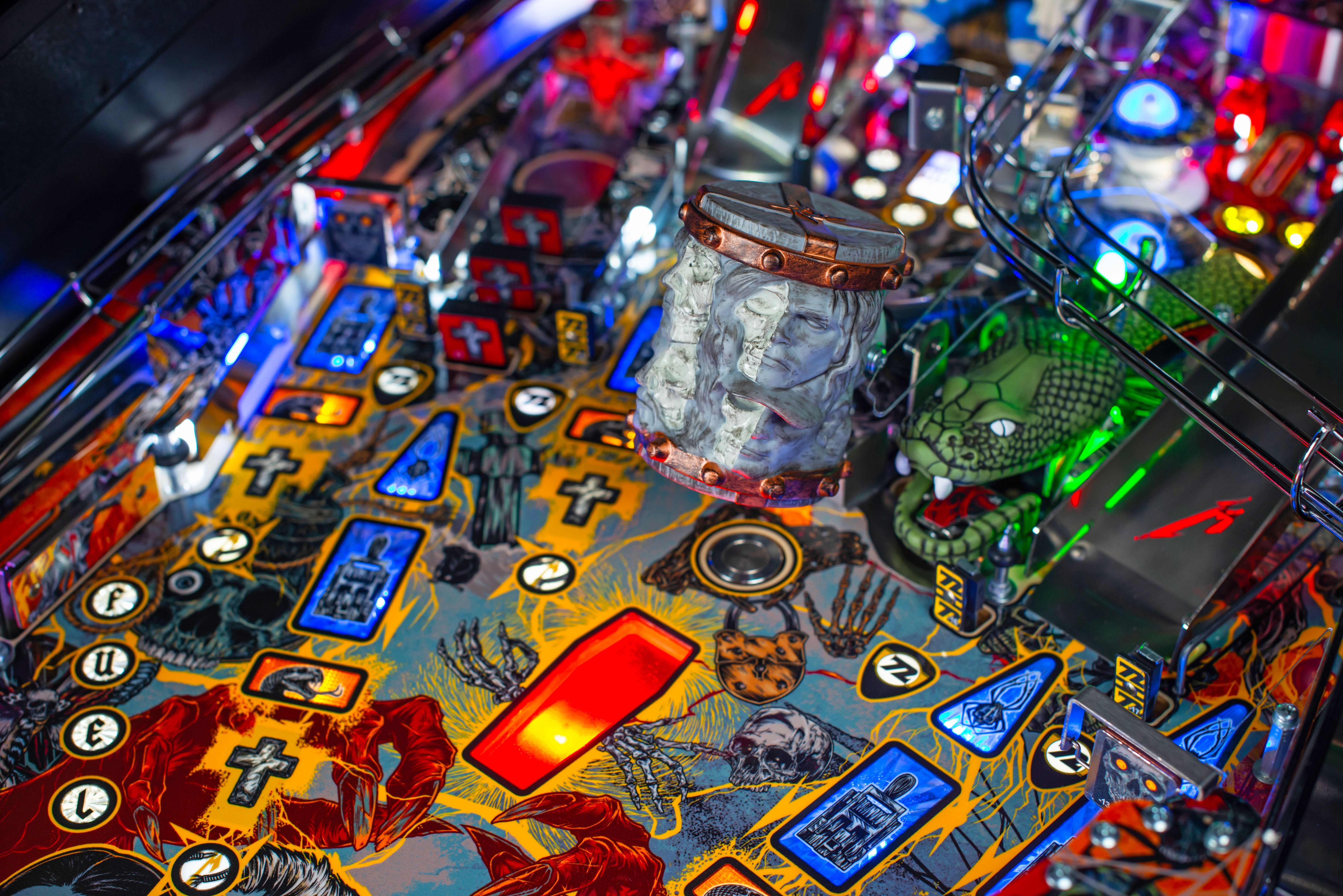Stern Pinball x Metallica Remastered - 2024 Premium Model