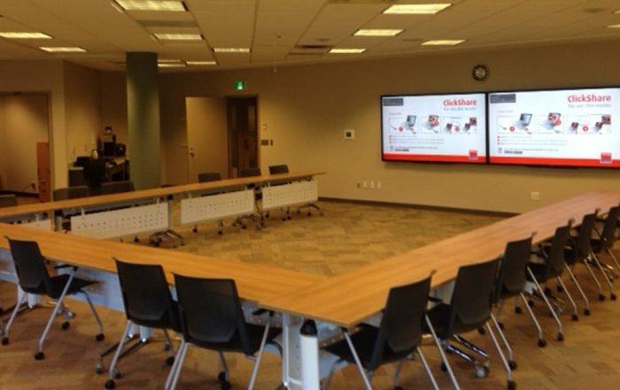 vue partagée de la salle commémorative du ministère des Pêches et des Océans du Canada