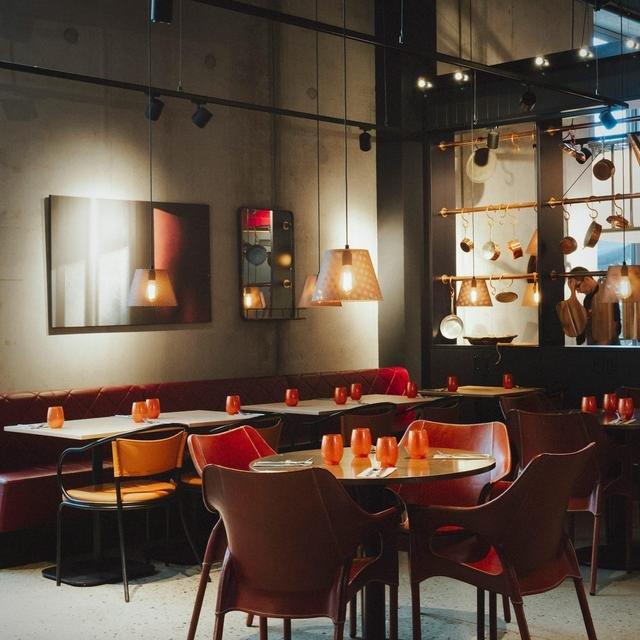Restaurants & Cafes