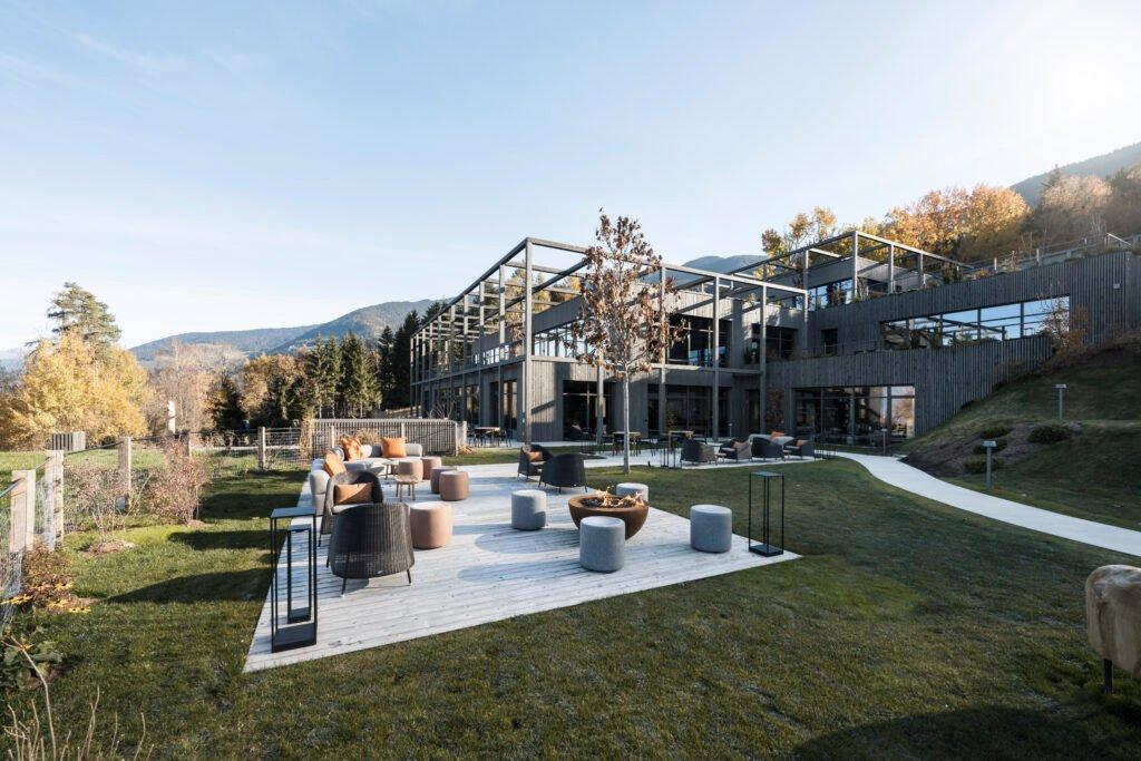 AKI Family Resort PLOSE. Hotel TV LG per far sentire gli ospiti come a casa